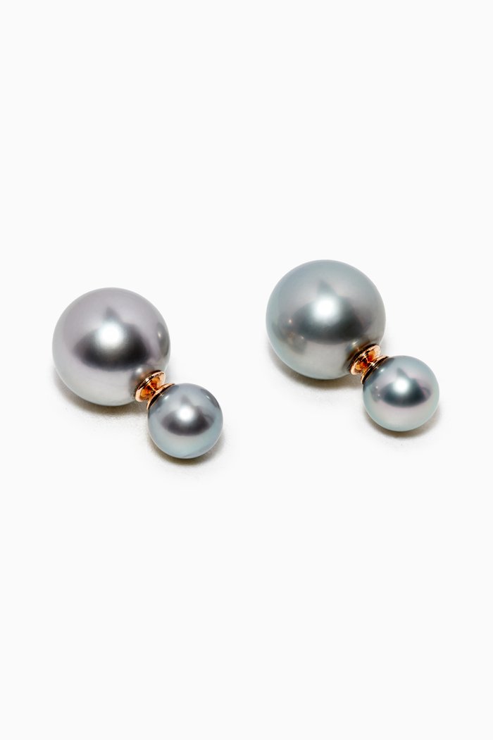 

Akila Duo Pearl Earrings in 18kt Rose Gold