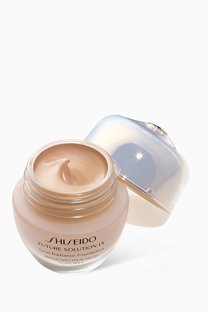 

Rose 4 Future Solution LX Total Radiance Foundation SPF 20, 30ml, Colourless