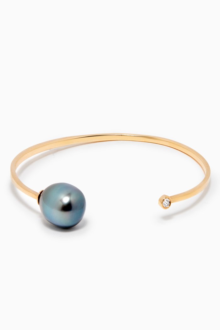 

Akila Pearl Diamond Hammered Bangle in 18kt Rose Gold