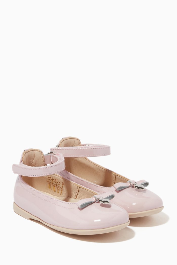 

Bow & Charm Ballerina Flats in Laminated Leather, Pink