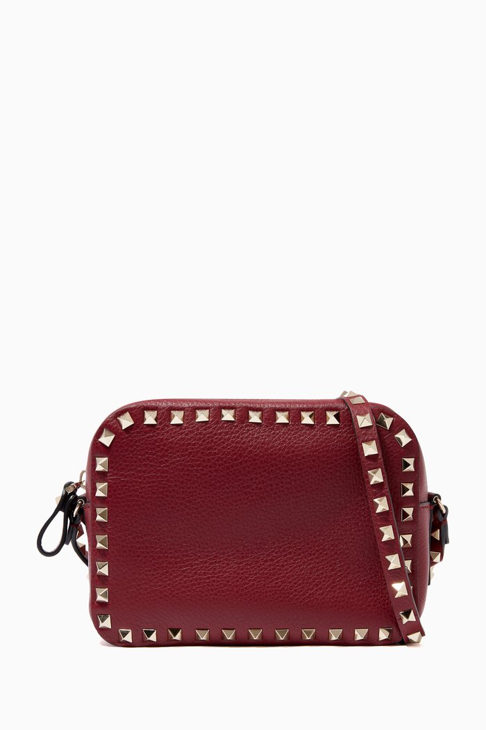 

Valentino Garavani Rockstud Crossbody Bag in Leather, Pink