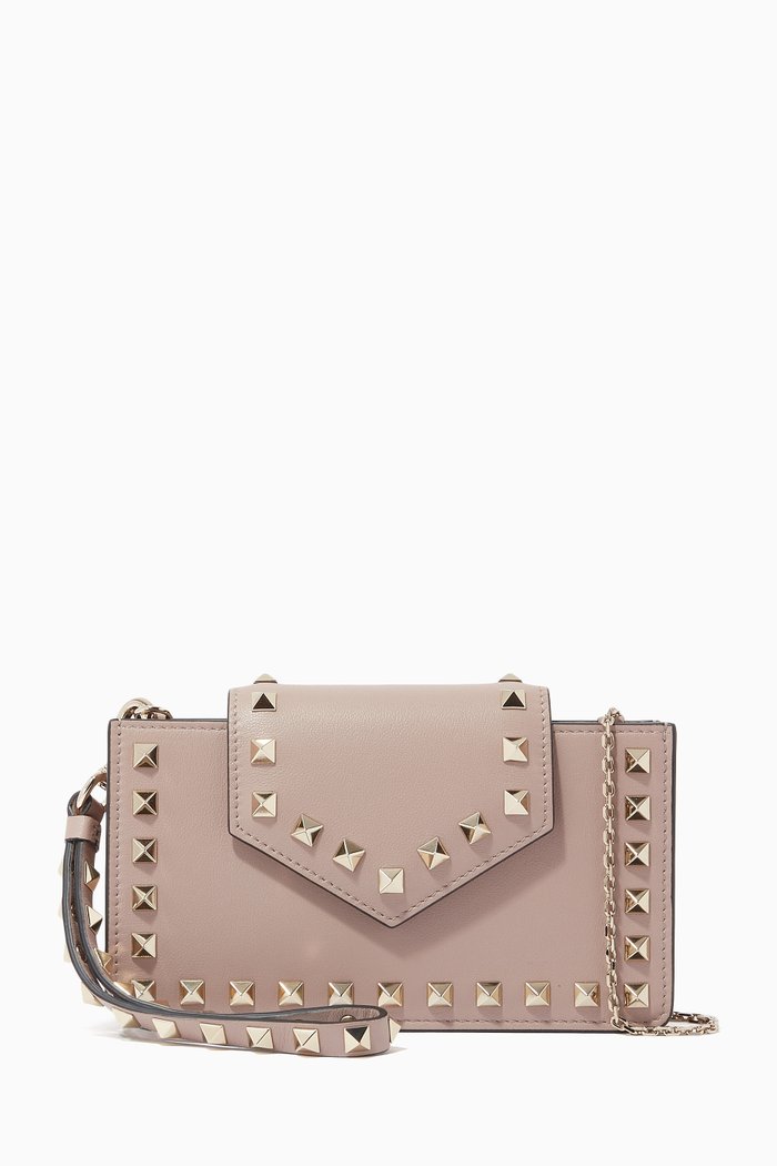 

Valentino Garavani Rockstud Phone Case in Leather, Neutral