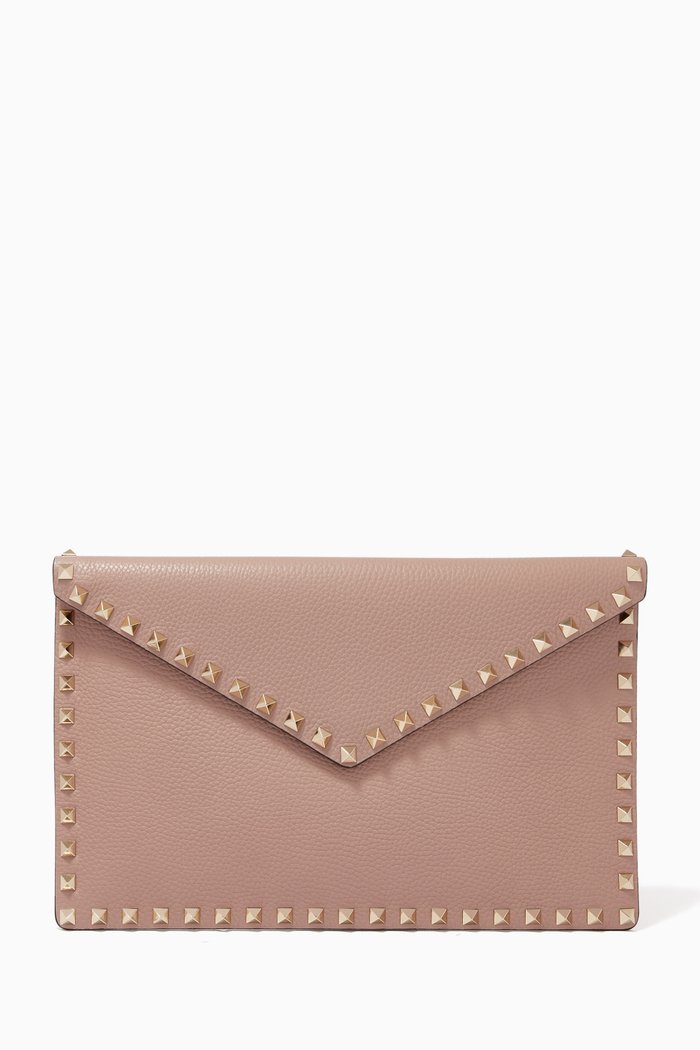 

Valentino Garavani Large Rockstud Envelope Pouch in Grainy Leather, Pink