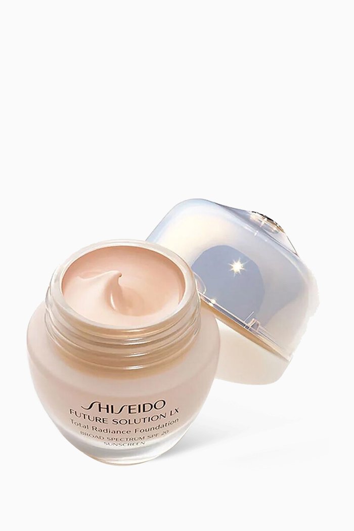 

Rose 2 Future Solution LX Total Radiance Foundation SPF 15, 30ml, Colourless