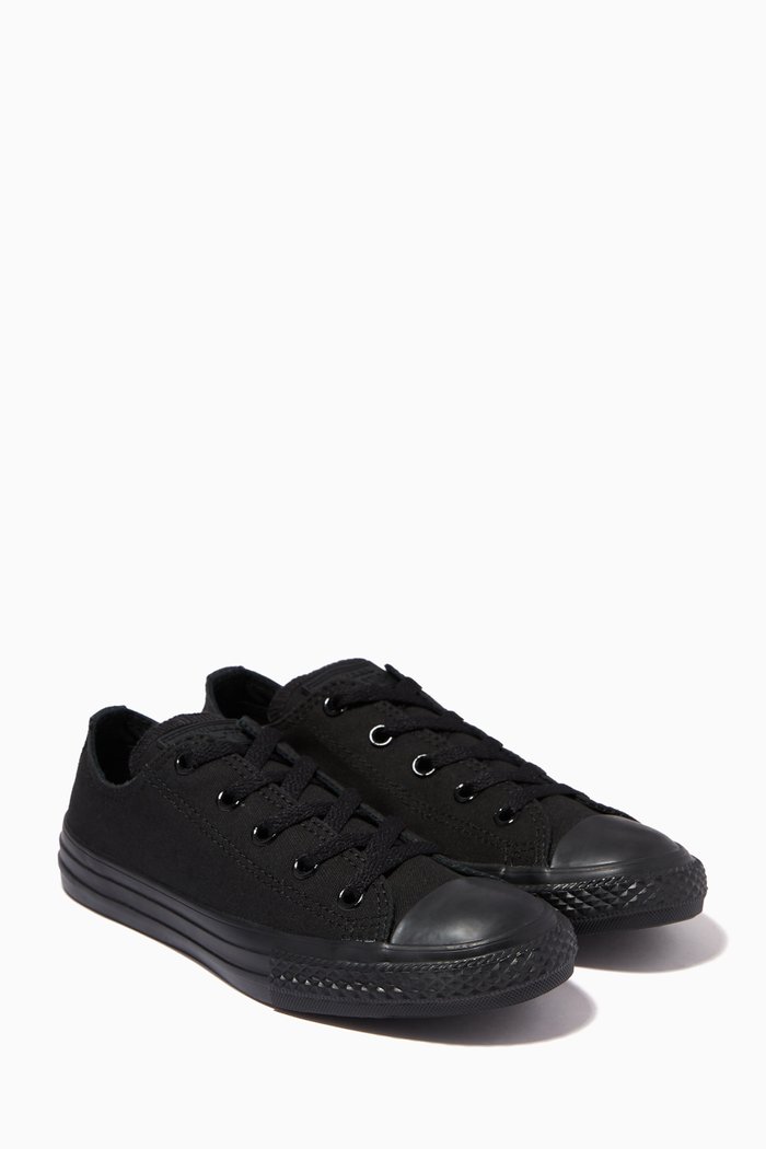 

Chuck Taylor All Star Low-Top Sneakers in Canvas, Black