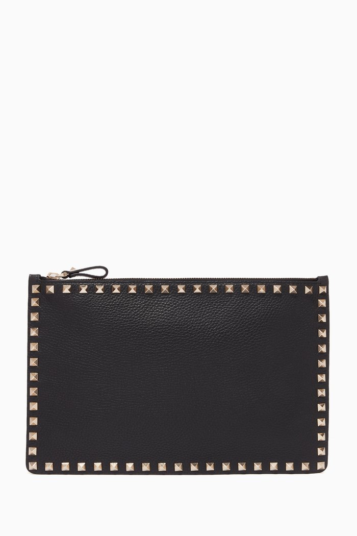 Valentino Garavani Large Rockstud Flat Pouch in Grainy Leather, Black