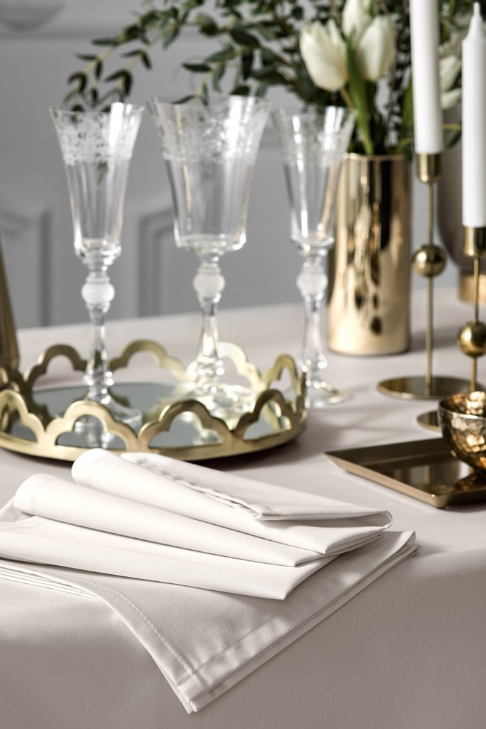 

Lydia Classic Table Linen Set, Neutral