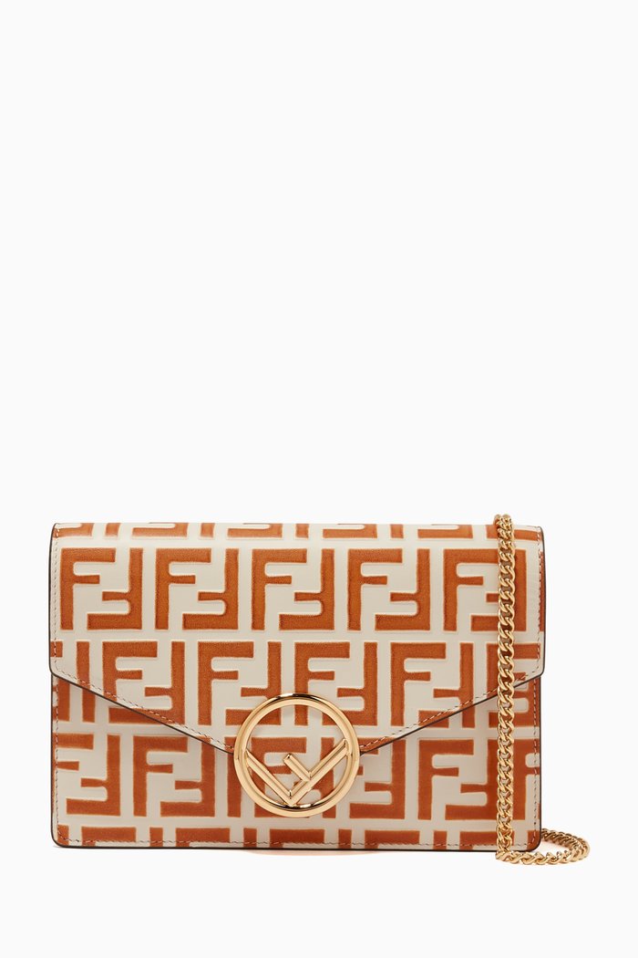 

Wallet on Chain in FF Leather, Brown
