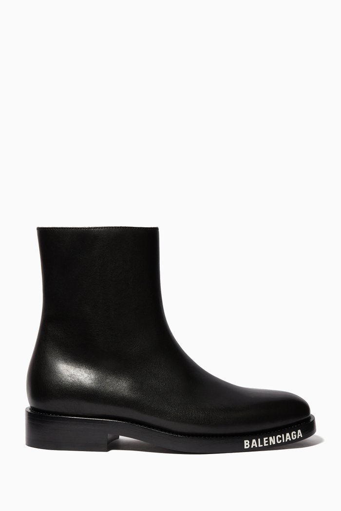 

Logo Sole Leather Chelsea Boots, Black