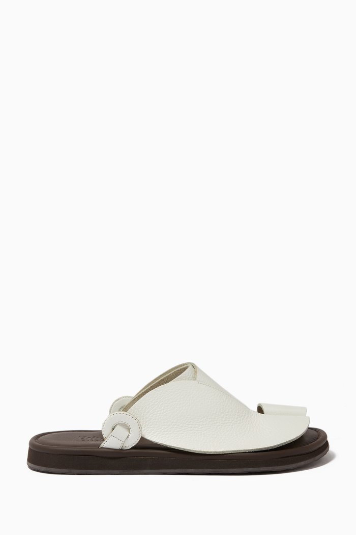 

Arabian Deercalf Vela Sandals, White