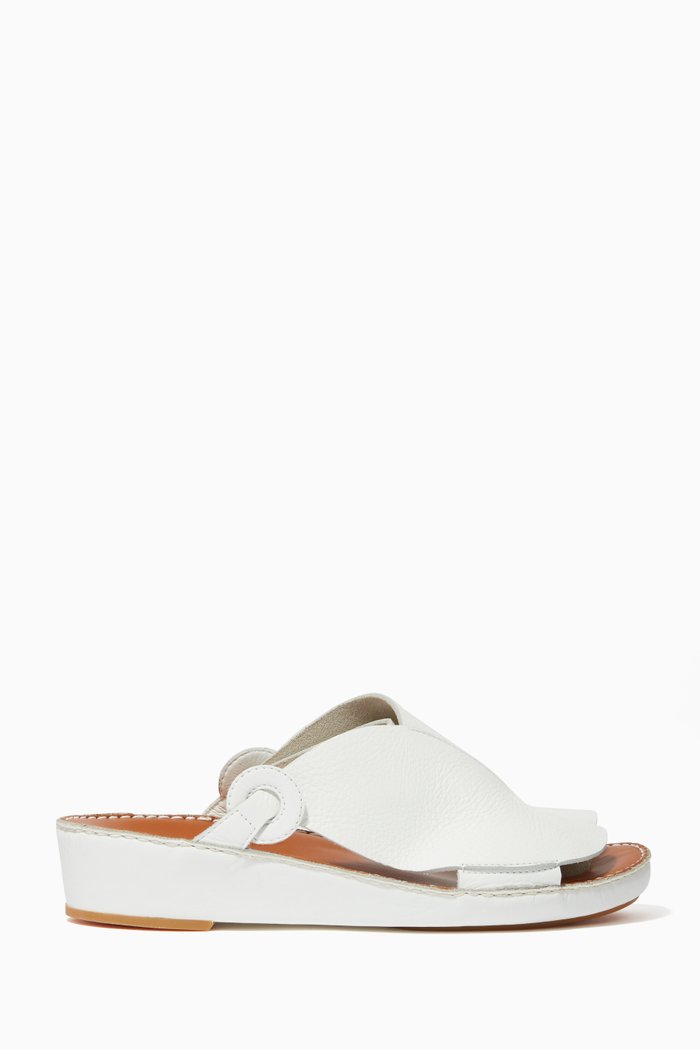 

Najdy Deercalf Fermer Sandals, White