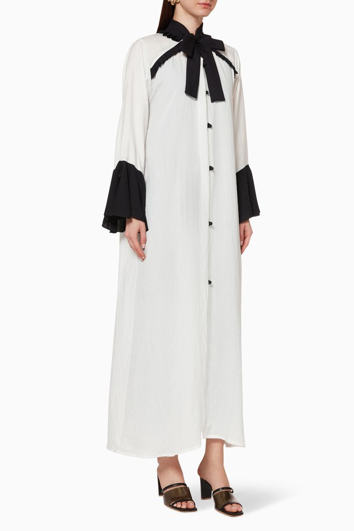 

Neck Bow Crepe Abaya, White