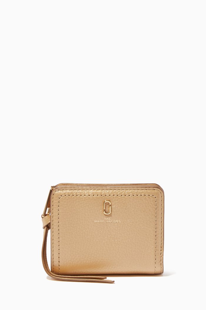 

The Softshot Pearlized Mini Compact Wallet in Leather, Gold