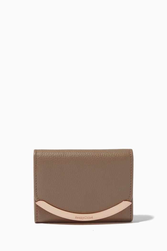 

Lizzie Trifold Wallet in Grained Cowhide, Grey