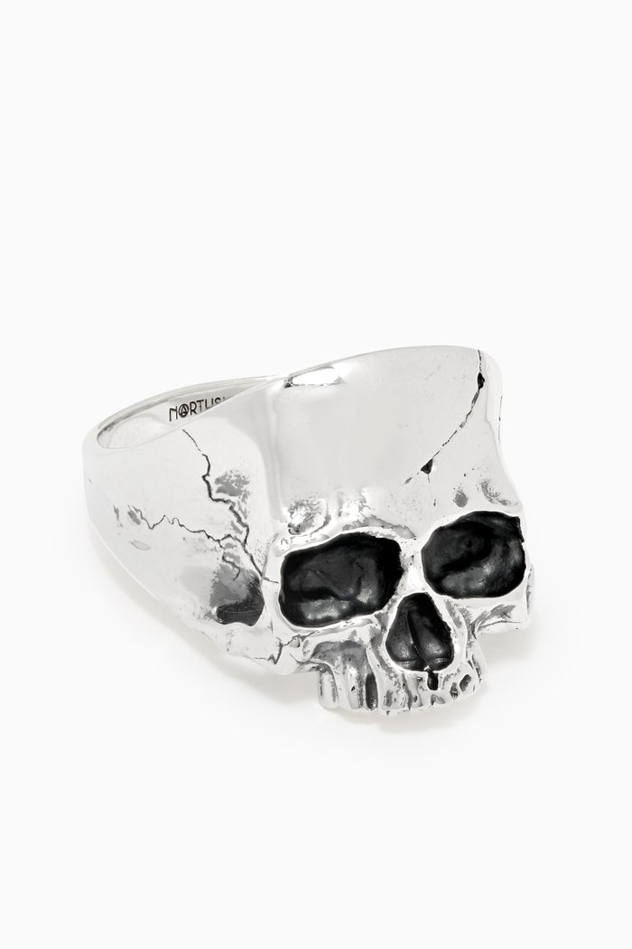 

Disfigured Medius Skull Ring in Sterling Silver