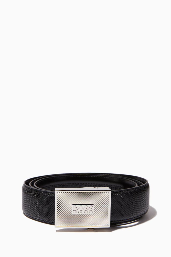 

Icon Plaque Buckle Belt in Leather, Black