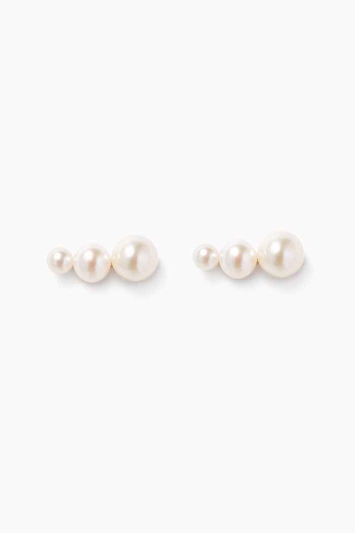 

Gradient Pearl Studs in 14kt Yellow Gold