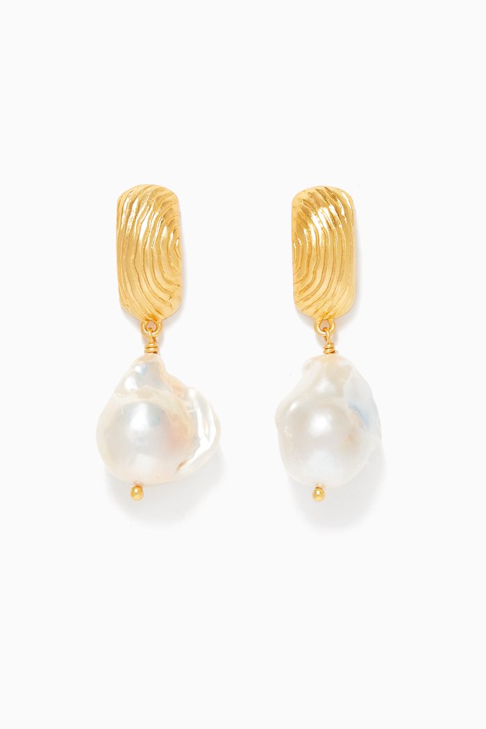 

Wavy Hammered Pearl Gold Plated Earrings, White