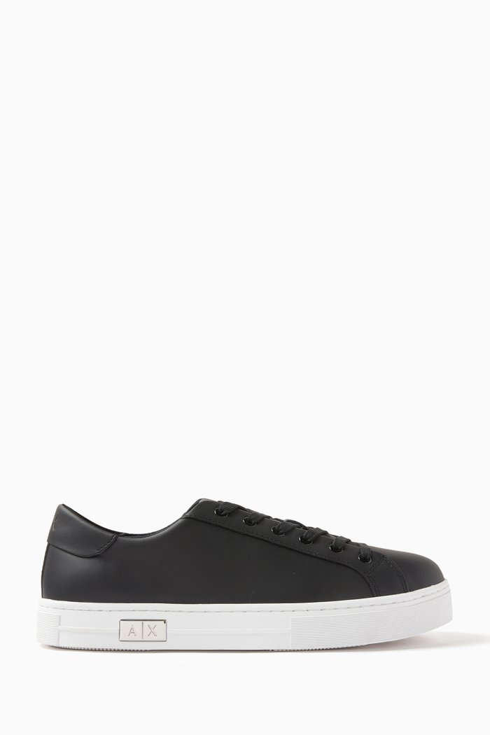 

Low Top Sneakers in Leather, Black