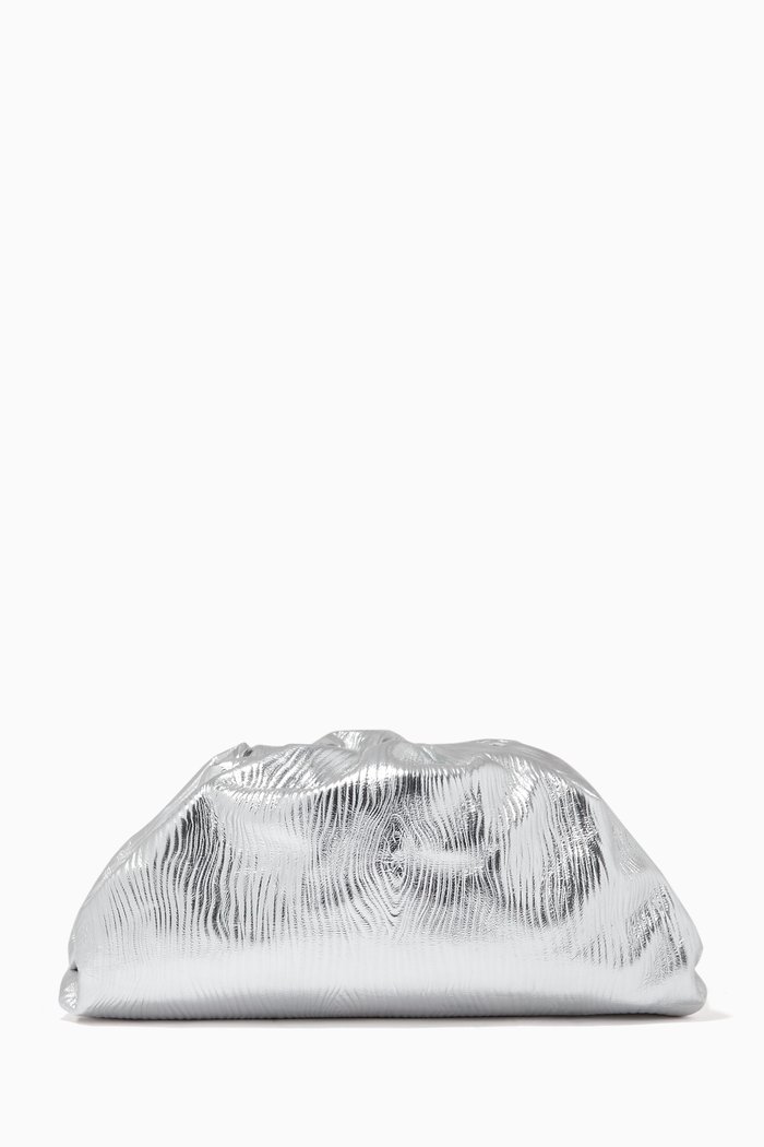 

The Pouch in Metallic Bark Leather, Silver