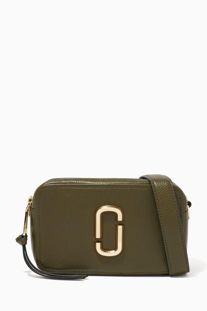 

The Softshot 21 Crossbody Bag in Leather, Green