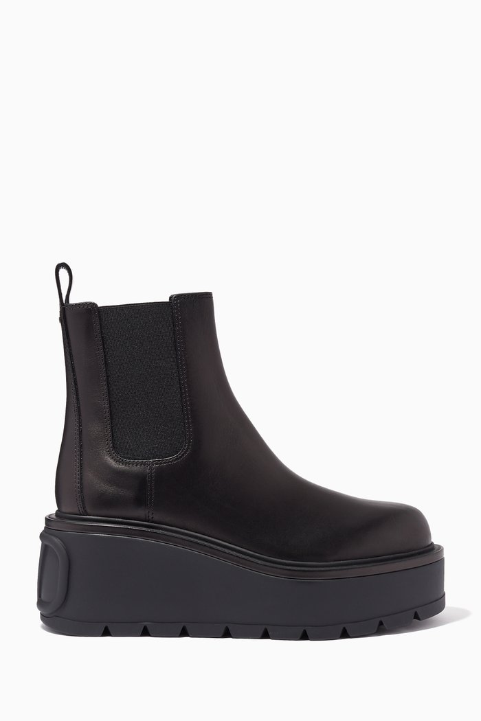 Valentino Garavani Uniqueform Flatform Ankle Boots in Calfskin, Black