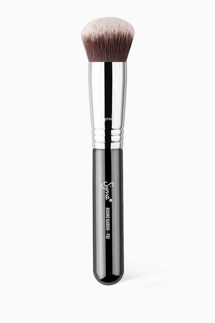

F82 Round Kabuki™ Brush, Colourless