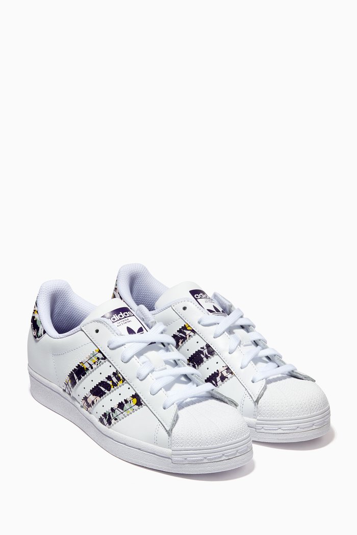 

Superstar Sneakers in Leather, White