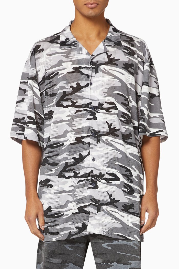 

Short Sleeve Shirt in Camo Sporty Mesh Jersey, Grey