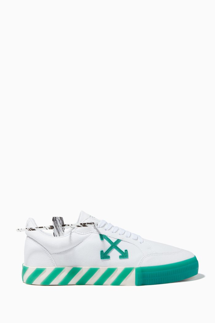 Low Vulcanized Sneakers in Canvas, White