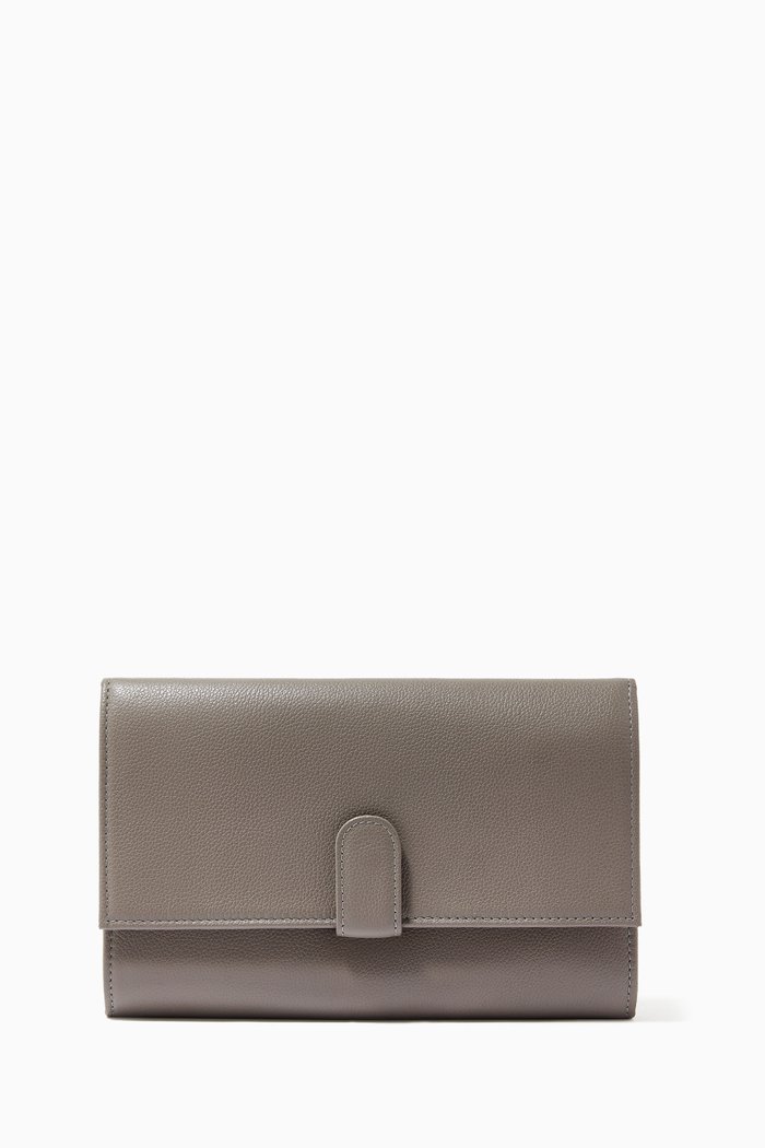 

Travel Pouch in Leather, Grey