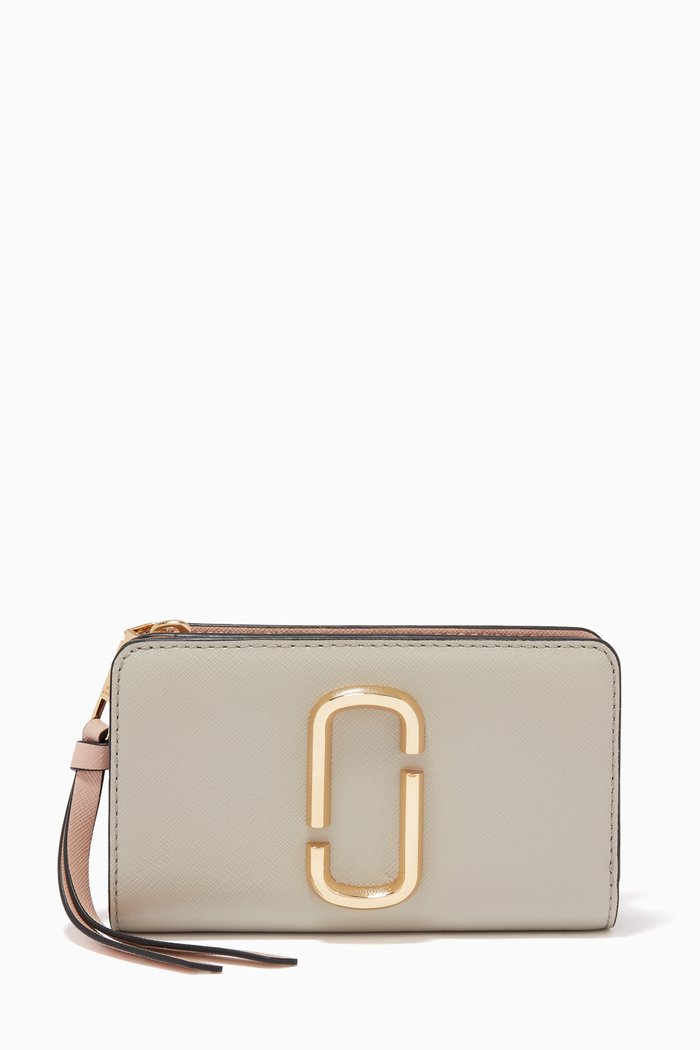 

Snapshot Compact Wallet in Leather, Neutral