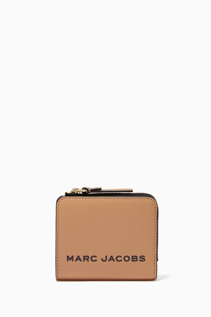 

The Bold Mini Compact Wallet in Leather, Neutral
