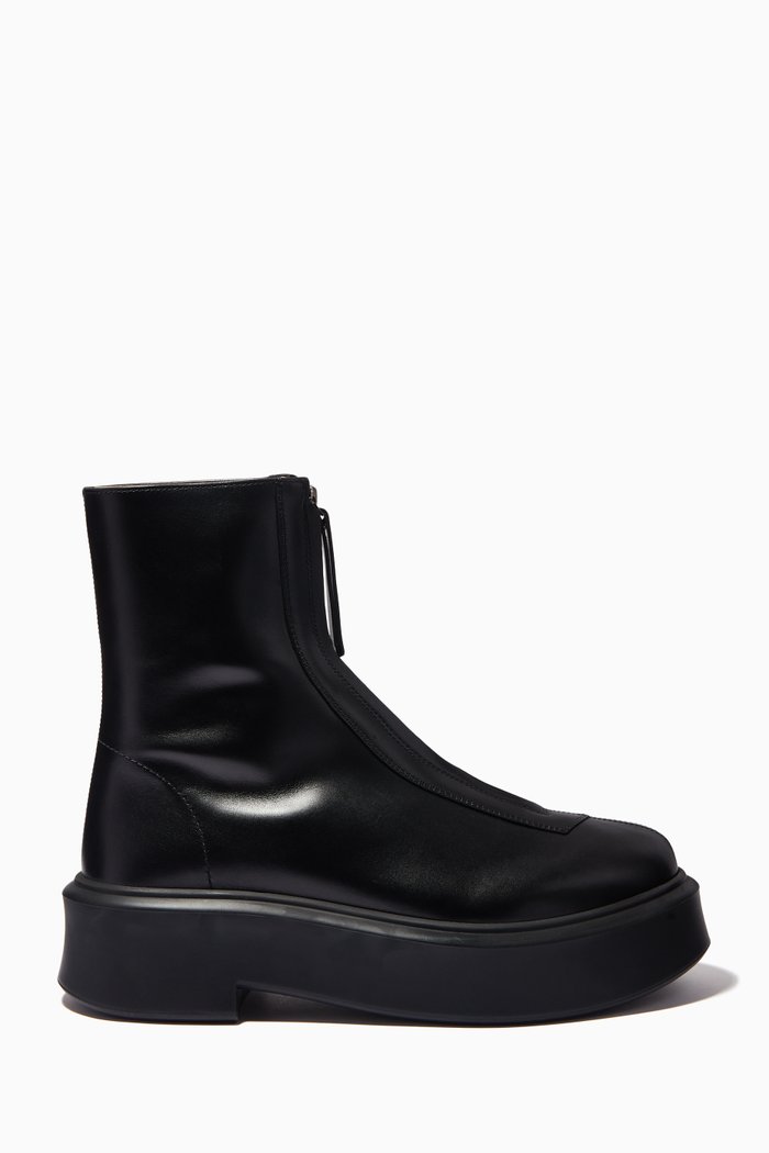 

Zipped Boots in Calfskin, Black
