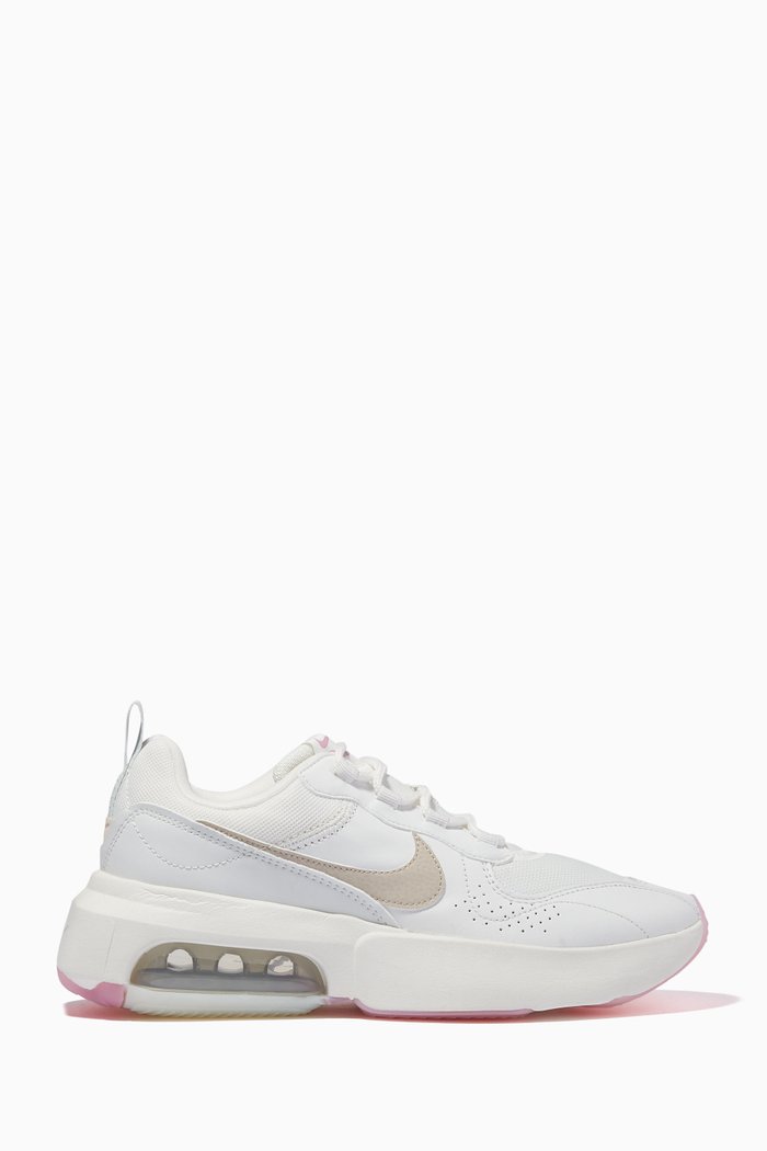 

Nike Air Max Verona Sneakers in Leather & Textile, White
