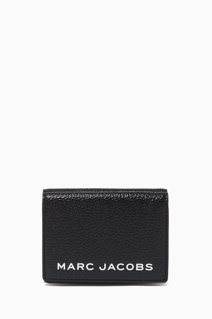 

Medium Softshot Tri-Fold Wallet in Leather, Black