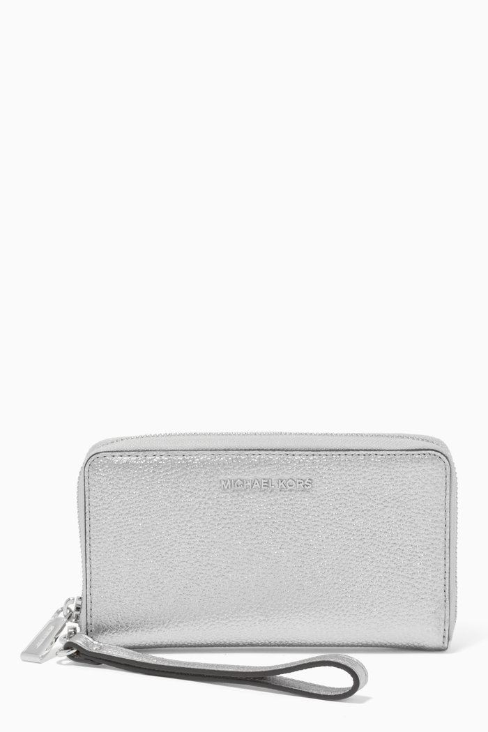 

Large Smartphone Wristlet in Metallic Pebbled Leather, Grey