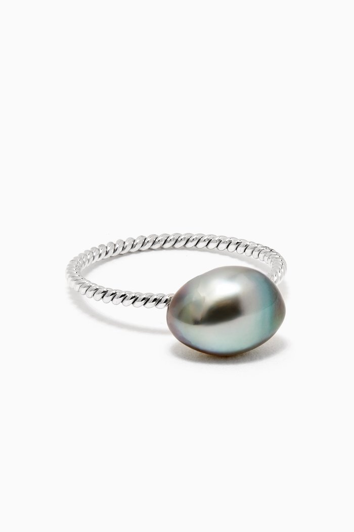 

Pearl Twisted Ring in 18kt White Gold, Silver