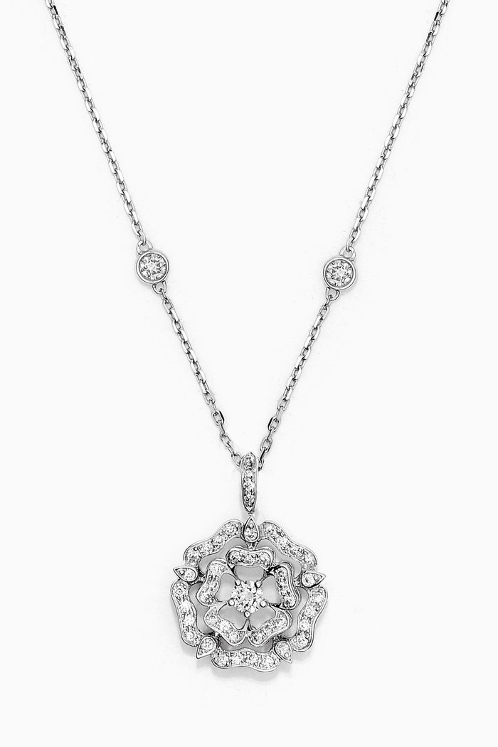 Tudor Rose Diamond Pendant in 18kt White Gold