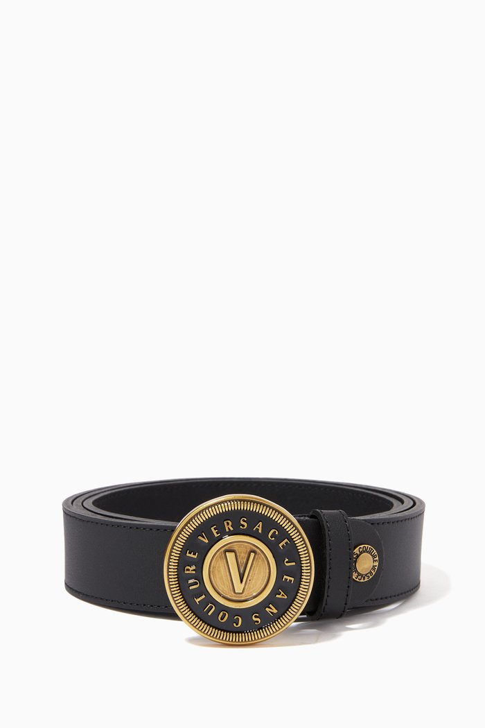 V Emblem Logo Belt in Leather, Black
