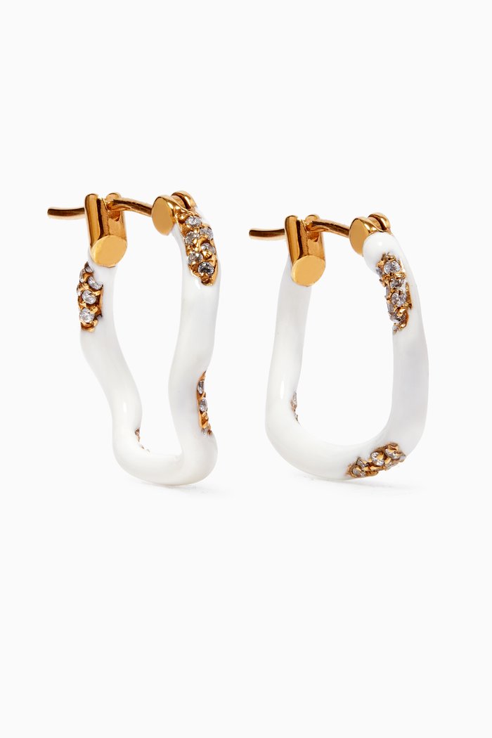 

Feminine Waves Hoop Earring Set in 18kt Gold-plated Brass, White