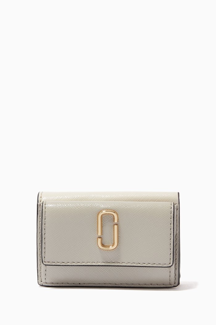 

Mini Snapshot Tri-Fold Wallet in Leather, Neutral