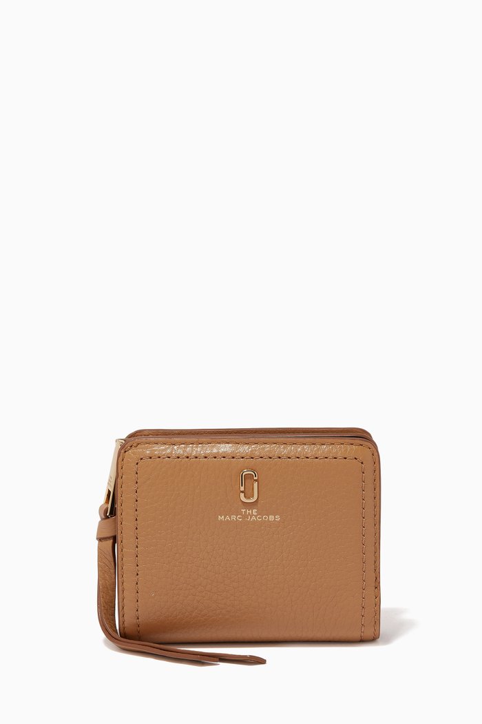 

Mini Softshot Compact Wallet in Leather, Neutral