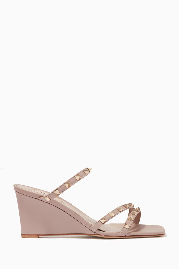 

Valentino Garavani Rockstud Wedge Sandals in Calfskin, Neutral