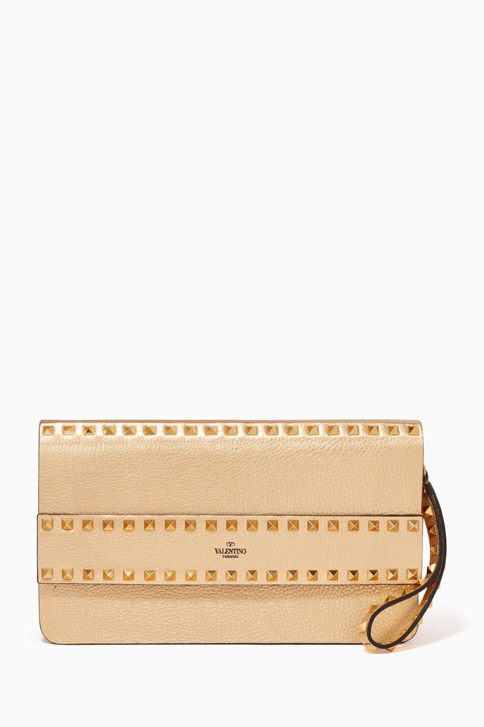

Valentino Garavani Rockstud Clutch in Metallic Grainy Calfskin, Gold