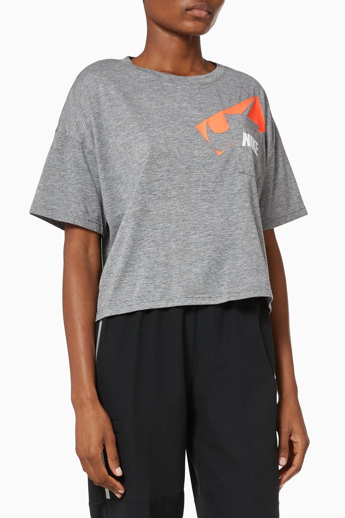 

Nike Dri-FIT Graphic Pocket Training Top, Grey