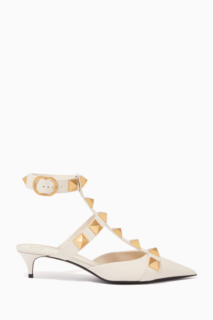 

Valentino Garavani Roman Stud Pumps in Calfskin, White