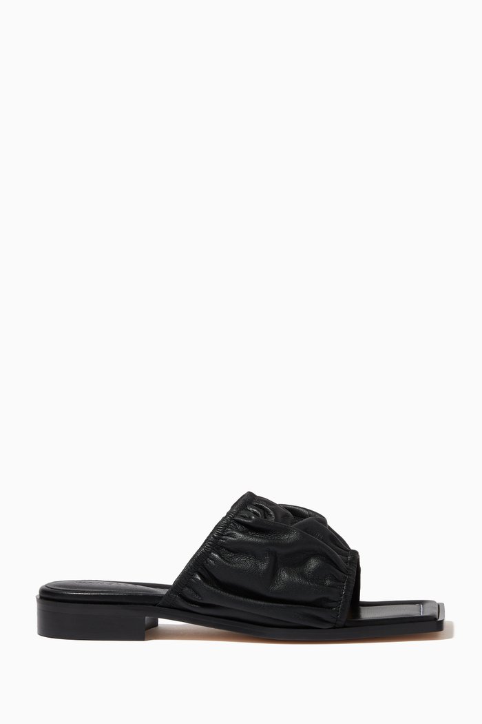 

Mila Flats in Lambskin, Black