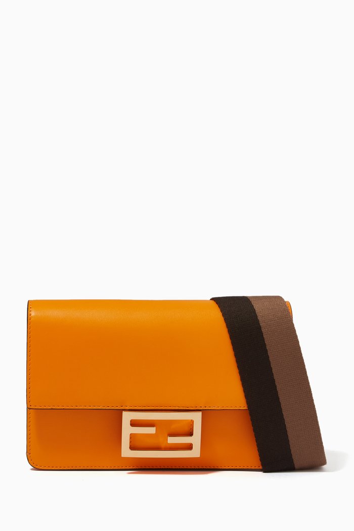 

Flat Baguette Mini Shoulder Bag in Calf Leather, Orange