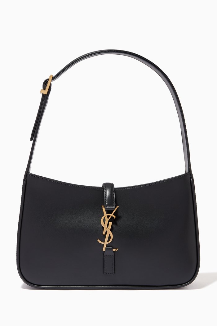 Le 5 À 7 Hobo Bag in Smooth Leather, Black